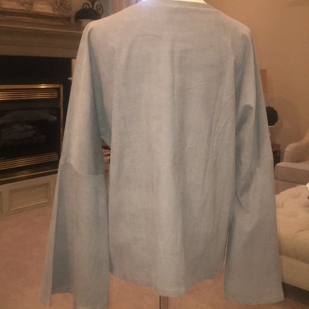 Gray top in soft corduroy type material, NWOT - Picture 4 of 8